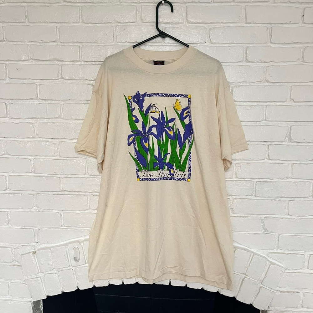 Vintage artwork flower shirt